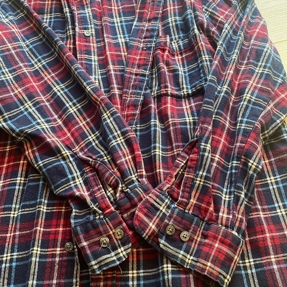 Oversized plaid flannel - Picture 5 of 8